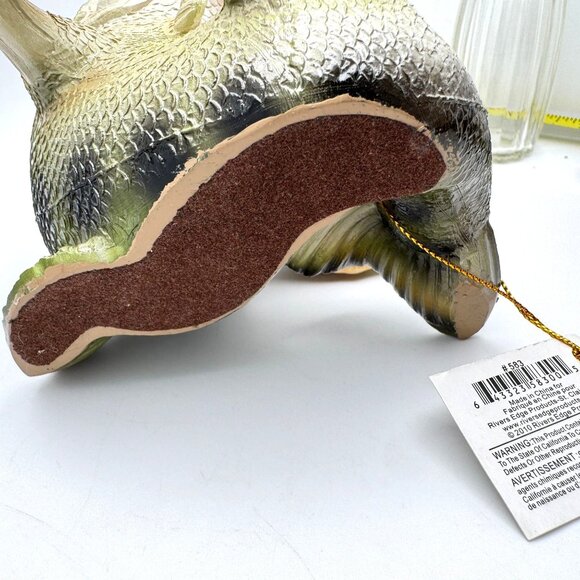 2019 Rivers Edge Bass Salt & Pepper Shaker Set Resin & Glass - Picture 12 of 14